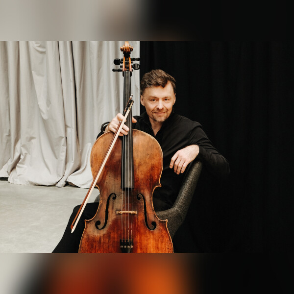 Рустам Комачков (виолончель)