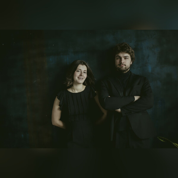 Два рояля: Лукас Генюшас и Анна Генюшене