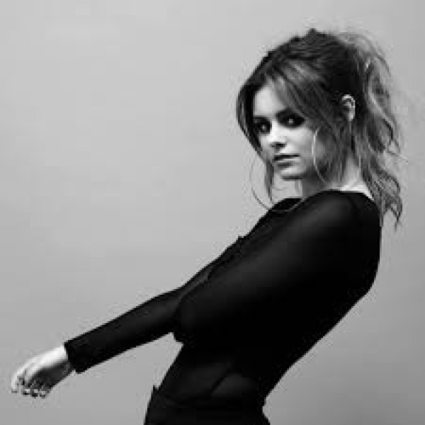 Jacquie Lee