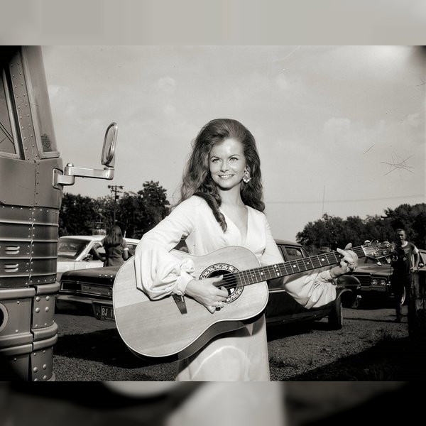 Jeannie C. Riley