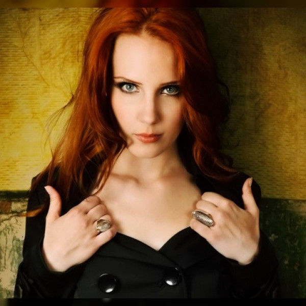 Simone Simons