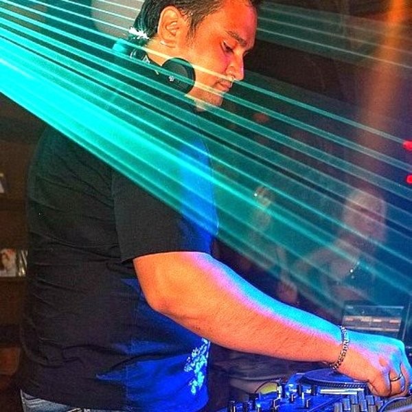 DJ RENAT