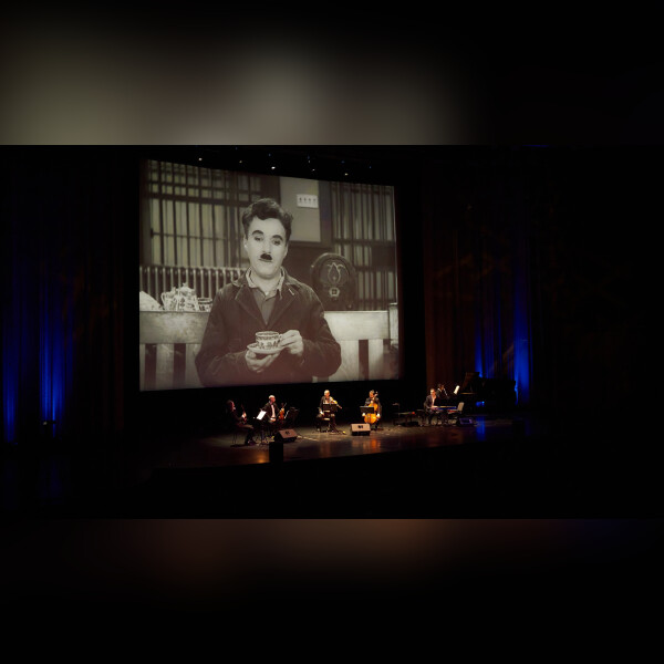 Чаплин Live: фильм «Новые времена» под живую музыку